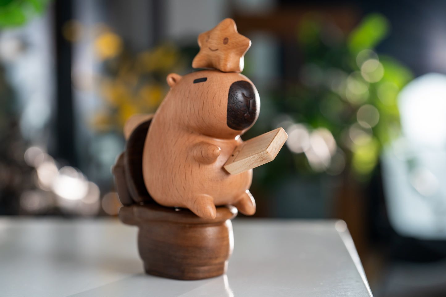 Capibara toilet solid wood carving magnetic suction cute creative decompression toy beech wood iPad home decoration
